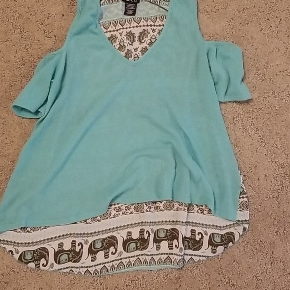 Open shoulder shirt